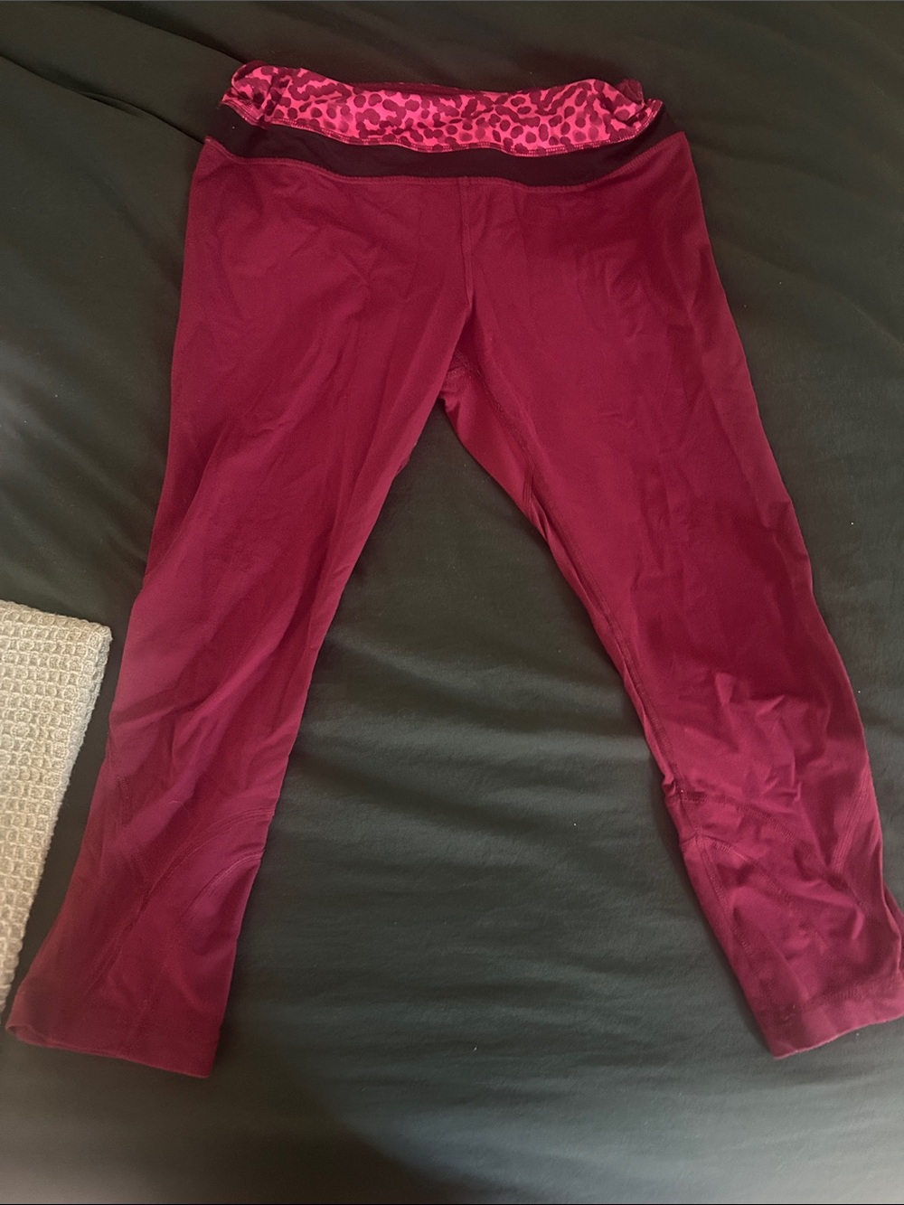 Lululemon size 8 crops
